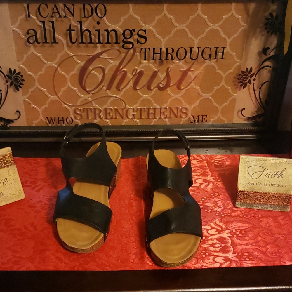 Sandal